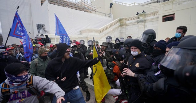 MAGA Protesters Set Police to Easy Mode