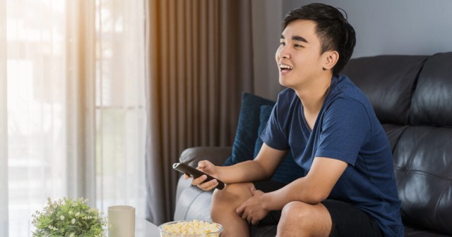 Pretentious Man Prefers Japanese Dub of Anime Just Because “He’s Japanese”
