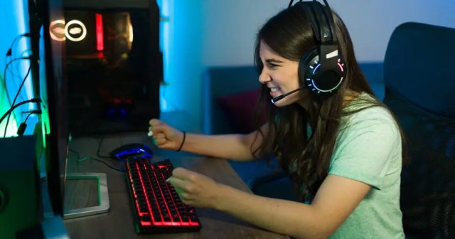 Gamer Tells Everyone How Small Her Ex’s Monitor Was
