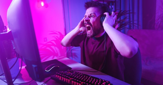 Hypocrite Crying Bad Game Design Also Dies in One Hit From Knife