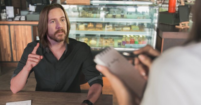 Matt Mercer Spends 45 Minutes Describing Sandwich Smell to Waiter
