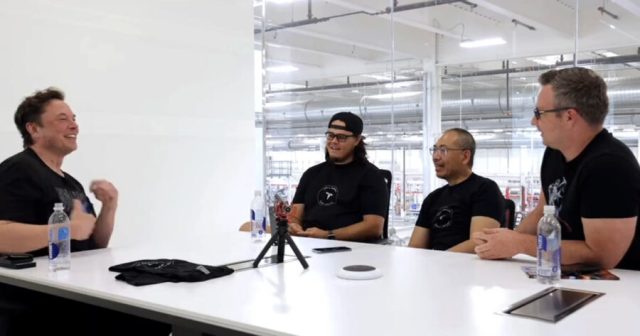 Elon Musk Lays Off 10% of the Weird Guys That Hang Out and Laugh at His Jokes
