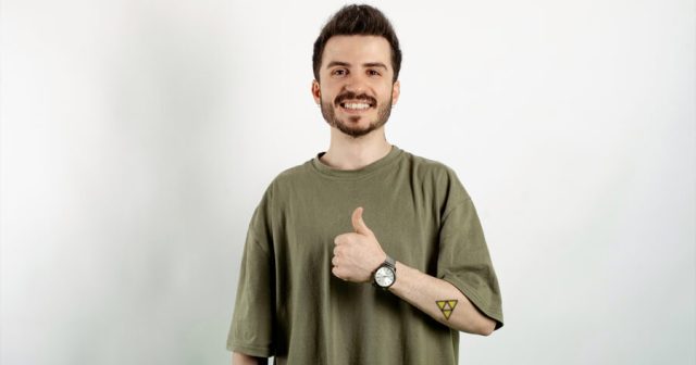 Guy With Triforce Tattoo Neither Courageous, Nor Powerful, Nor Wise