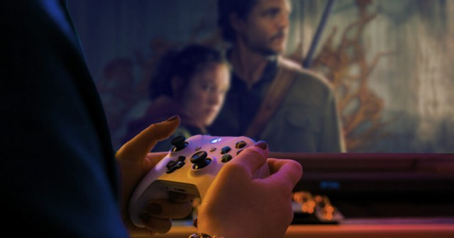 Desperate Xbox User Holds Controller While Watching HBO’s ‘The Last of Us’