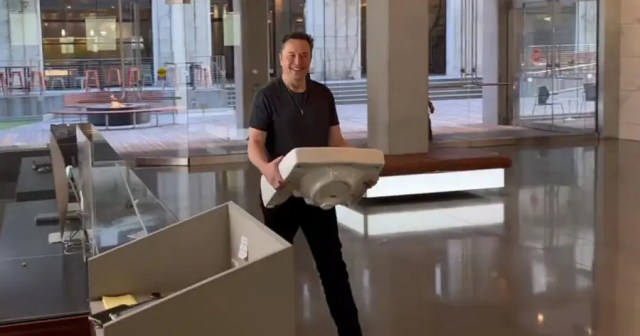 Twitter Report Reveals Musk Keeps Sink on Retainer With Six-Figure Salary
