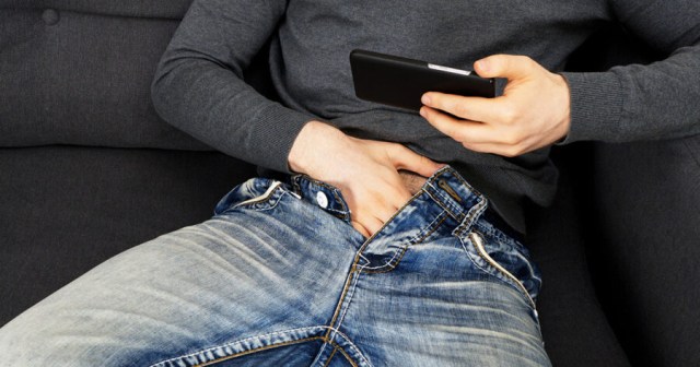 New Pop-Up Asks Hentai Watchers If They Even Read the Manga First