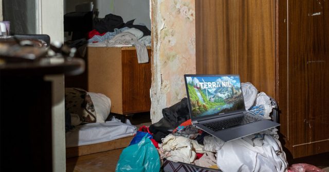 Indie Game ‘Terra Nil’ About Revitalizing Neglected Ecosystem Played in Most Disgusting Apartment You’ve Ever Seen