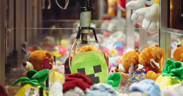 Sexual Tension Between Claw Machine and Minecraft Plushie Almost Unbearable