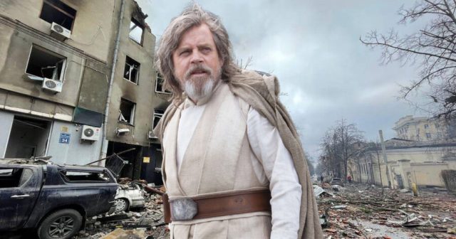 Cloaked, Delusional Mark Hamill Asks to Be Deployed to Ukrainian Warzone
