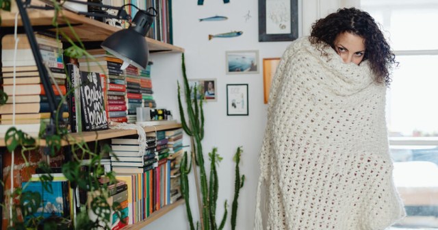 Girlfriend Uses Environmental Storytelling by Shivering to Indicate She’s Chilly