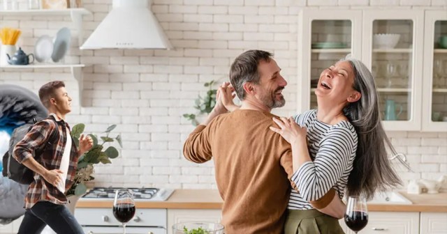 Gen Z Time Traveler Erases Parents’ Unnecessary Sex Scene