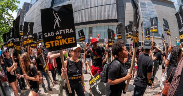 SAG Strikers Demand to No Longer Have To Learn Bullshit Fake Languages for Movie Roles