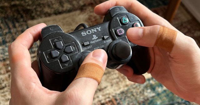 36-Year-Old Breaks Both Thumbs Playing Tony Hawk’s Pro Skater