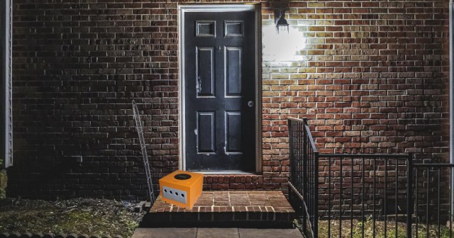 Gamer Who Forgot It’s Halloween Puts Out Spice Orange GameCube at Last Minute