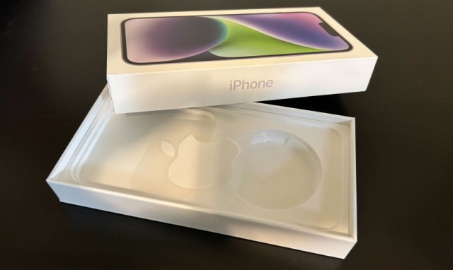 Apple Announces Plan to Reduce Waste by Not Including iPhone in Box