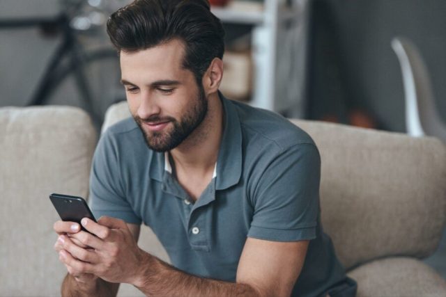 “Let’s Get the Old CoD Clan Back Together!” Texts Only Remaining Guy In Friend Group Without Kids