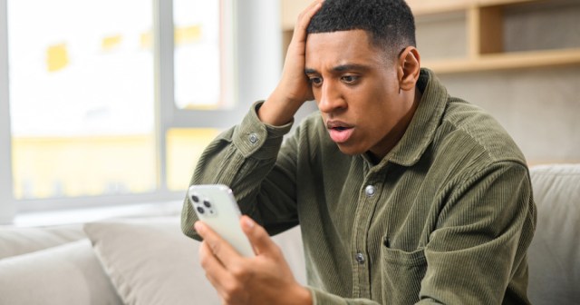 Tragic: Man Reading Wikipedia Article on Movie He’s Watching Got One Sentence Too Far Ahead
