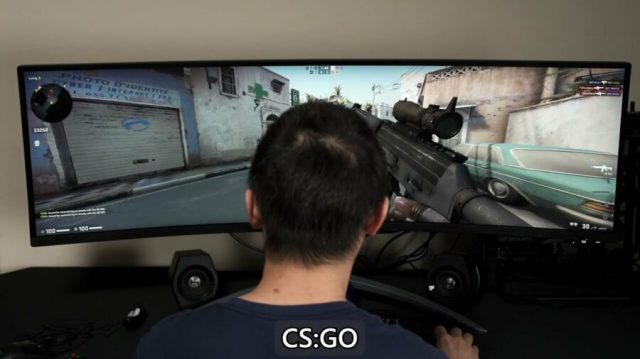 UltraWide Monitor User’s Eyes Complete Pilgrimage from Mini-Map to Item Hotbar