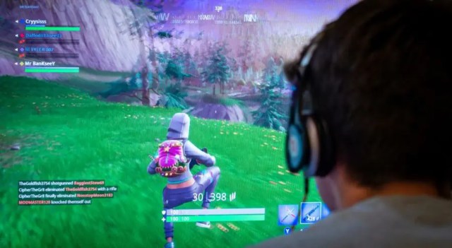 Fortnite Guide: How to Convince Your Friends to Play Something Other Than Fortnite