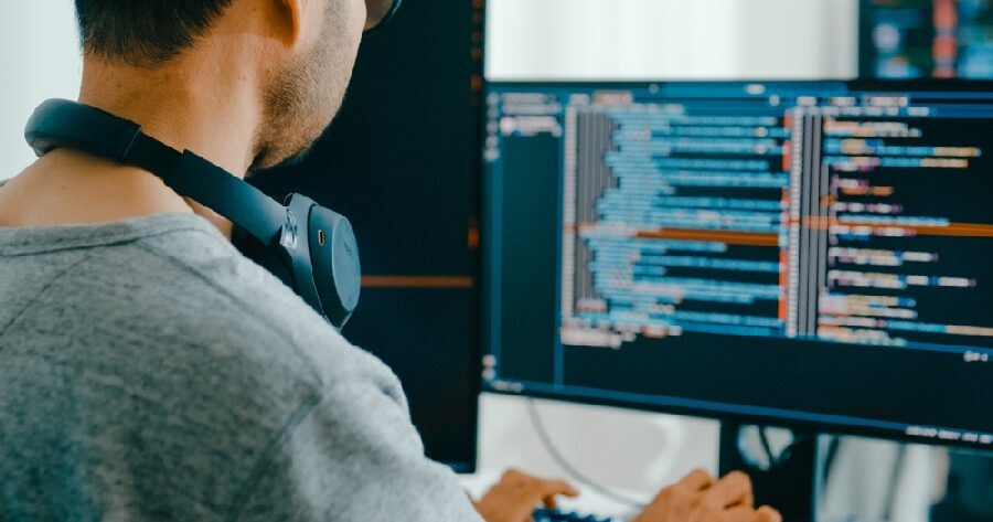 Experts Say Young People Should Learn to Code so They Can Get a Job 10 ...