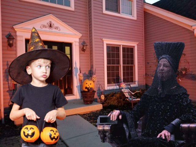 PSA: Remember to Check Your Kids Candy for the Gom Jabbar This Halloween!