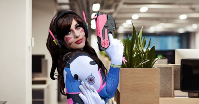 Overwatch Halloween Costume Recognized, Ignored