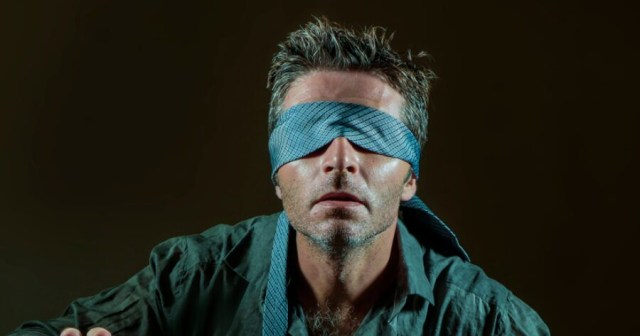 How to Beat a Horror Game While Covering Your Eyes