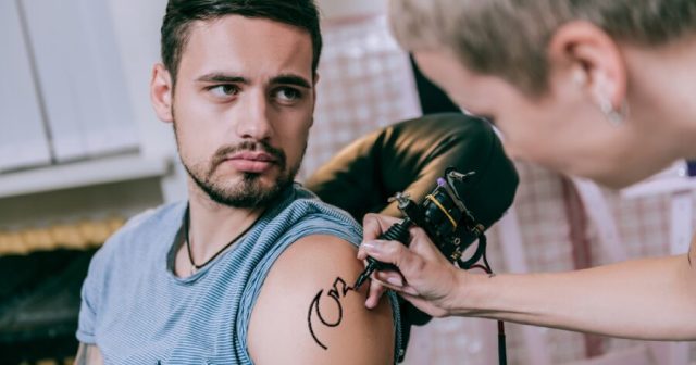 Guy Who Thinks Protesters Should Be Assaulted by Cops Gets Rebel Alliance Tattoo